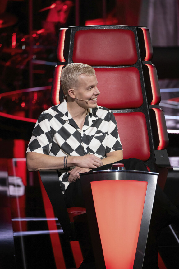 Elastinen laulaisi itse Ääni ratkaisee -osiossa Jesse Kaikurannan Vie mut kotiin -kappaleen. The Voice of Finland