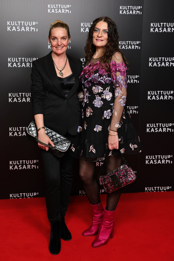 Klara (vas.) ja Karina Kivilahti vaikuttavat mukana Syöpäsäätiön Juhlatoimikunnan toiminnassa.