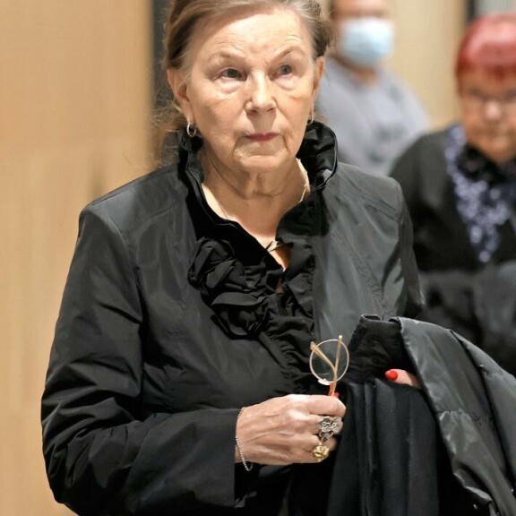 Lapsettoman Kirstin lähin omainen oli sisarentytär Regina Paanala. Mikäli oikeusprosessi ei tuota tulosta, Regina jää ilman perintöä. Lapsettoman Kirstin lähin omainen oli sisarentytär Regina Paanala. Mikäli oikeusprosessi ei tuota tulosta, Regina jää ilman perintöä.