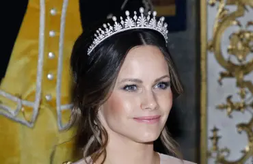 Prinsessa Sofian tiara koki muodonmuutoksen - huomaatko eron?