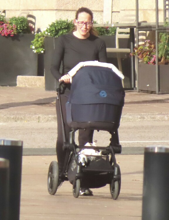 Helsingissä asuvat Heikki ja Catherine ovat tuttu näky vaunulenkeillä maamme pääkaupungissa.