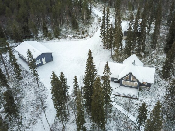 Kovalaisten mökki Rukalla oli myynnissä muttei mennyt kaupaksi. – Päätimme sitten, ettemme myykään sitä.