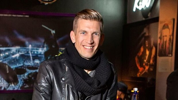 Viikon Kääk-juorut: Tennislegenda Jarkko Nieminen kurvailee ökyautolla – kuva Jarkko Nieminen