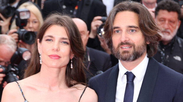 Monacon hovissa avioero: Charlotte Casiraghi kyllästyi mieheensä