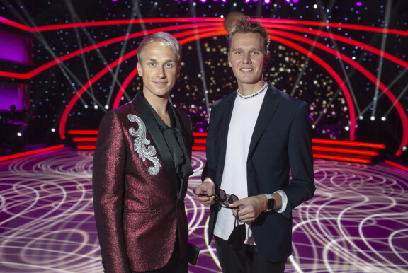 Christoffer Strandberg ja Janne Strandberg kuvattuna Tanssii Tähtien Kanssa -ohjelman kuvauksissa.
