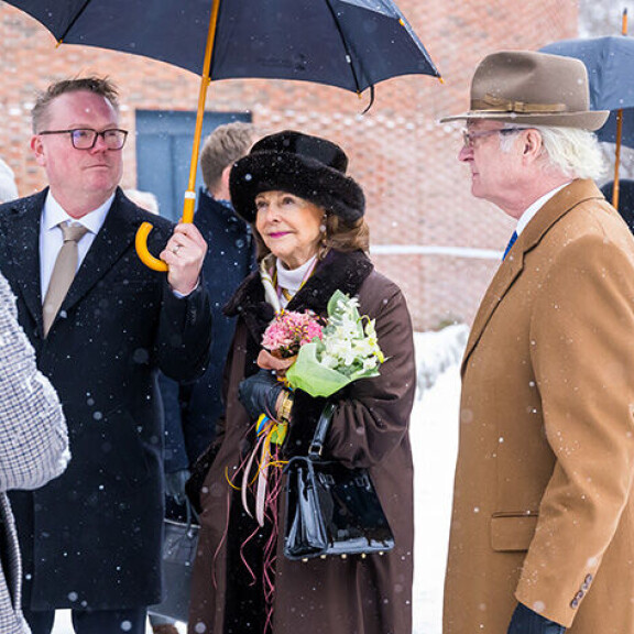 Tältä Kaarle Kustaa näyttää sydänleikkauksen jälkeen Kaarle Kustaa ja Silvia