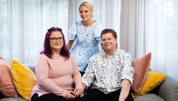 Kirsi ja Janne olivat mukana Sex Tape Suomi -sarjan toisen tuotantokauden kahdeksannessa jaksossa. Kuvassa keskellä sarjan juontaja Marja Kihlström.