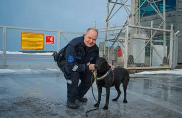 Mika Niemenmaa päätyi vahingossa Dani-koiransa kanssa tv-sarjan tähdeksi