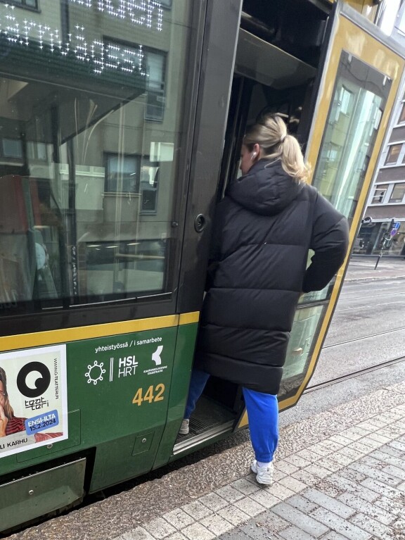 Viikon Kääk-juorut: Archie Cruzin katoaminen, Sara Forsbergin arkityyli, Susanna Penttilän ökyauto