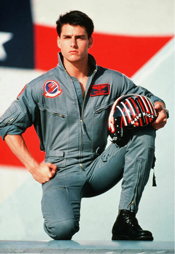 Tässä nuori Tom ensimmäisessä Top Gunissa vuonna 1986.