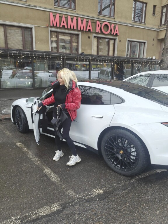 Viikon Kääk-juorut: Archie Cruzin katoaminen, Sara Forsbergin arkityyli, Susanna Penttilän ökyauto
