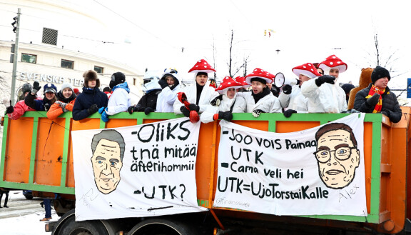 Abitkin haikailivat ujoon Torstai-Kalleen.
