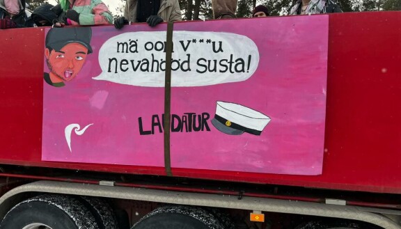 Niko sai kuvaajalta luvan vastaanottamansa kuvan jakamiseen.