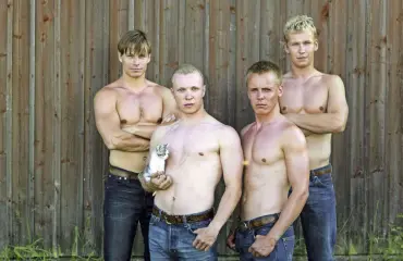 Muistatko Pahojen poikien seksikkäät vartalot? Näin muhkeat muskelit salattiin suurelta yleisöltä