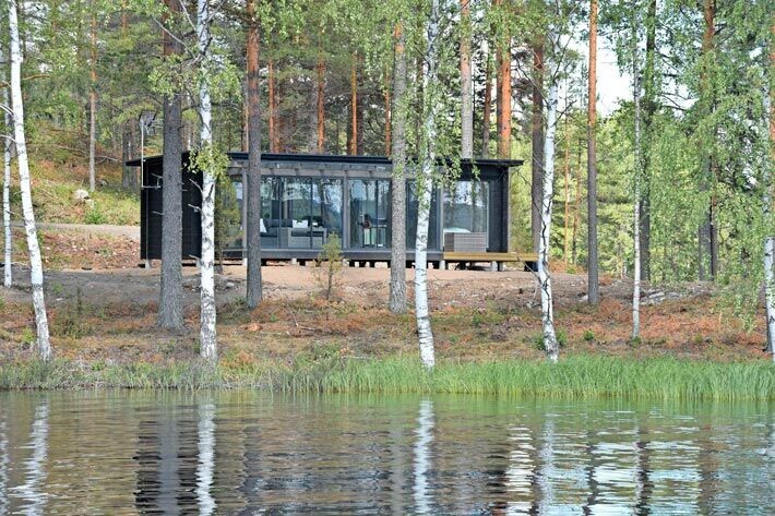 Verokohuissakin mainitun kesämökkinsä Jari-Matti myi reilu kuukausi sitten 295 000 eurolla. Kuusi vuotta sitten hän oli maksanut pelkästä tontista 137 000 euroa. Verokohuissakin mainitun kesämökkinsä Jari-Matti myi reilu kuukausi sitten 295 000 eurolla. Kuusi vuotta sitten hän oli maksanut pelkästä tontista 137 000 euroa.