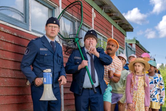 Neljäs Heinähattu ja Vilttitossu -elokuva on kuvattu Nokian kesäisissä maisemissa. Tarinassa vilahtaa monta suosikkinäyttelijää, kuten Lari Halme ja Ernest Lawson.