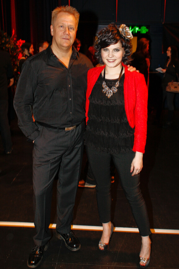 Kuvassa Olli Lindholm ja Suvi Teräsniska poseeraavat yhdessä vuonna 2017.