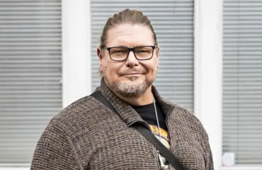 Ex-pornotähti Henry Saari vaati erityiskohtelua lentokentällä