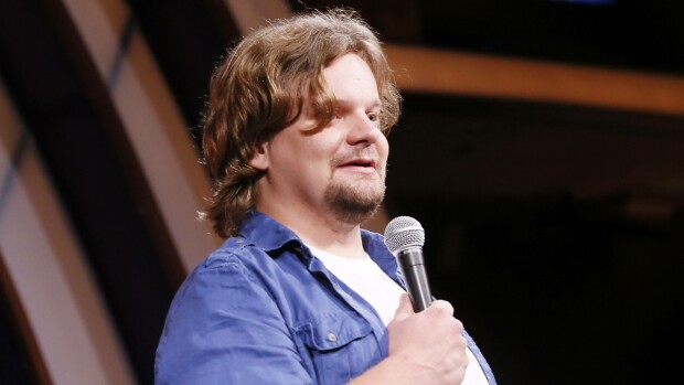 Ismo Leikola kertoo, mitä komedialla tienaaminen oikeasti tarkoittaa: 'Mikä nyt sitten on paljon rahaa?'