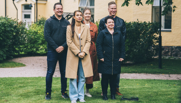 Niklaksen joukkuekavereita ovat tällä hetkellä Sandra, Aini, Marjut ja Jussi.