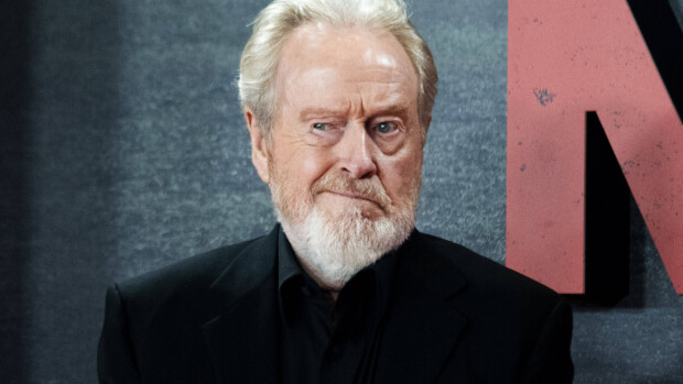 Ridley Scottin huhutaan ohjaavan Bee Gees -elokuvan – tämä seikka vakuutti tuottajat