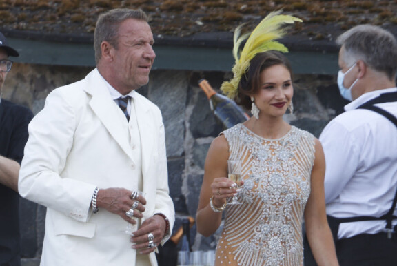 Rennyn ja Johannan kihlajaisjuhlien teema oli 1920-luvulle sijoittuva The Great Gatsby.