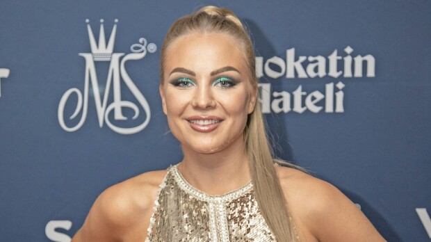Erika Helin järkyttyi Onlyfansin uudesta rintatrendistä: 'Sillon hakeudutaan hoitoon eikä OF'
