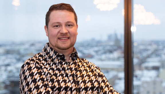 Niklas uskoo risteilykansan olevan liikkellä huumorimielellä.