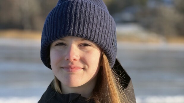 Prinsessa Estelle lainasi äitinsä asustetta - herttaiset kuvat