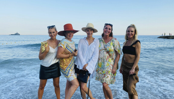 Naiset viettävät minilomaa Ranskassa. The real housewives Suomi