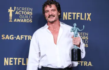 Hollywood-tähti Pedro Pascal humalassa palkintogaalassa: "Teen itsestäni naurunalaisen"