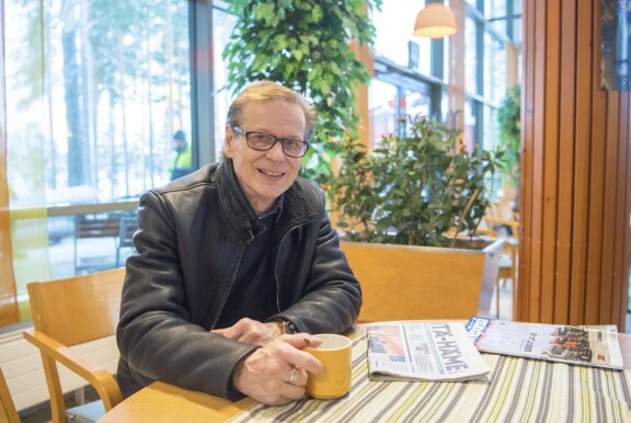 Kaken uralla suurin haaste on ollut koronapandemia. Hänestä tuntuu, että siitä jäi tietynlainen epävarmuus elämään. Se vaikutti työn lisäksi hänen omaan terveyteensä. – Väsy tulee helpommin kuin ennen tautia, Kake pohtii vointiaan.
