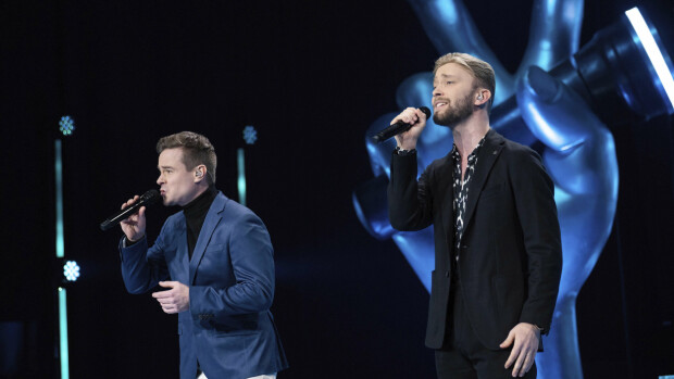 Salkkarit-tähti Emil Hallbergille tiukkaa kritiikkiä The Voice of Finlandissa – näin kävi kaksintaistelussa