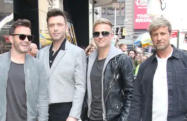 Westlife-laulaja jättää yhtyeen - vuosien sairauskierre uhkaa henkeä