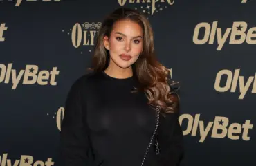 Sara Chafak edusti tyrmäävänä Tallinnassa – Suomesta kadonnut Jethro Rostedt ilmestyi julkkisturnaukseen