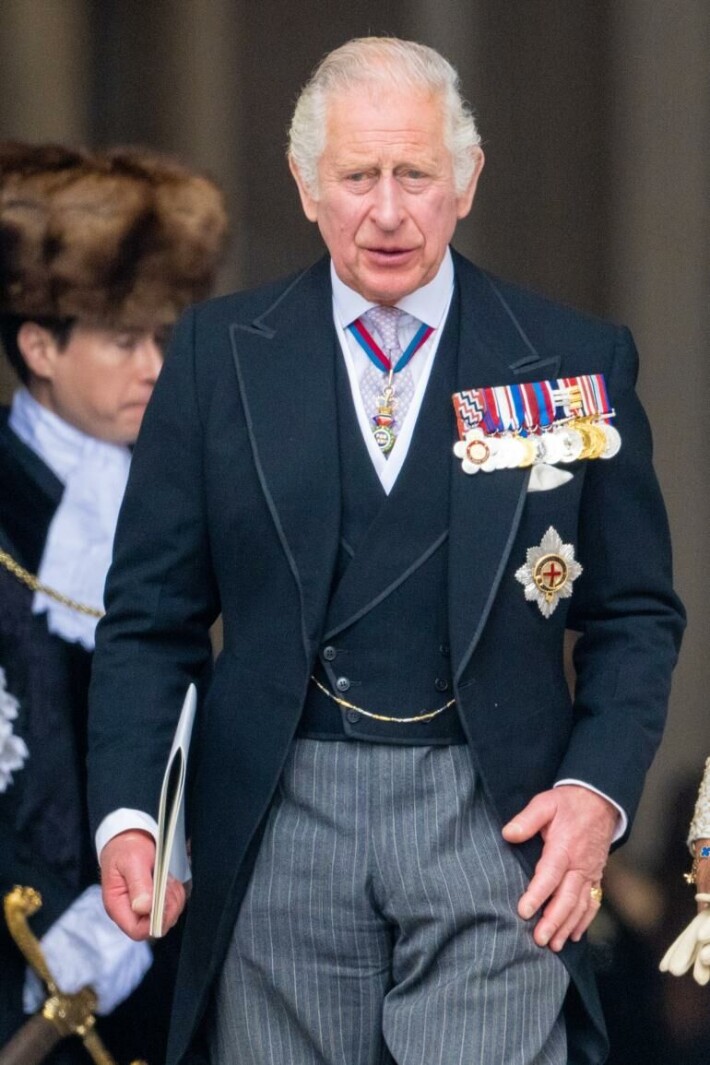 Kuningas Charlesin tekemä häätöpäätös puhuu karua kieltä isän ja pojan viilenneistä väleistä. kuningas Charles
