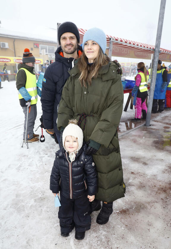 Prinssi Julian poseerasi kuvaajalle ammattilaisen elkein.