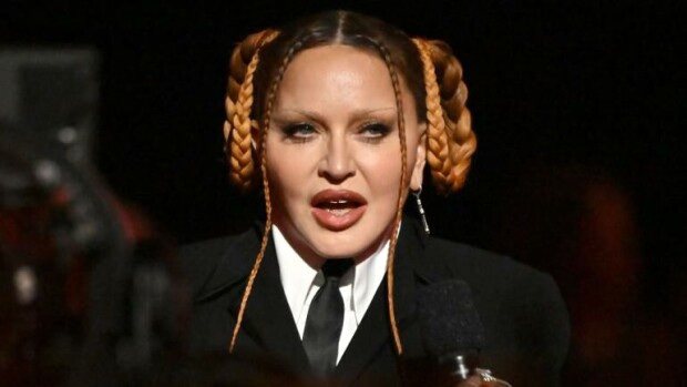 Madonnalta herkkä teksti kuolleelle veljelleen: 'Kiitos kun...' Madonna