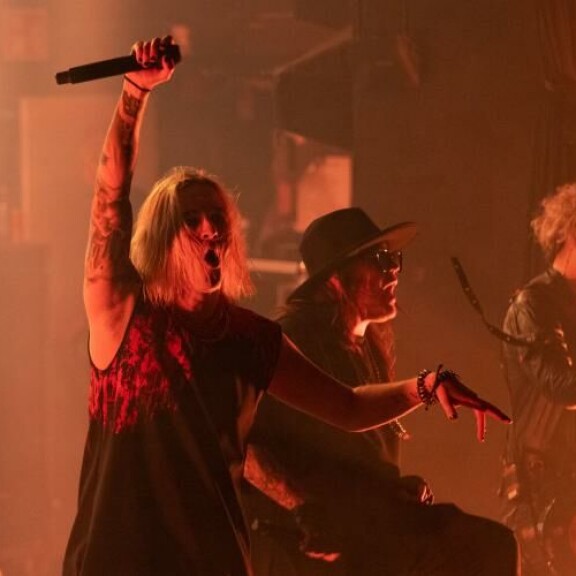Väkivaltapoppia soittavan Blind Channelin keikoilla piisaa niin sanotusti menoa ja meininkiä. Blind Channelin keikoilla piisaa niin sanotusti menoa ja meininkiä.