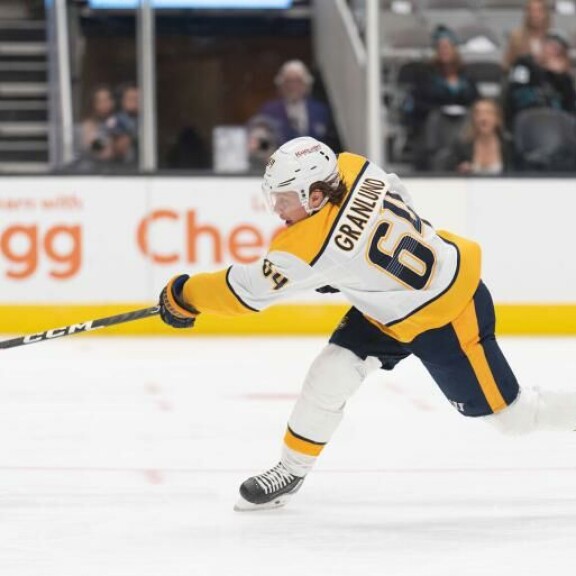 Nashville Predatorsin NHL-tähti Mikael Granlund viiletti juniorina samassa joukkueessa Joel Hokan kanssa. Nashville Predatorsin NHL-tähti Mikael Granlund viiletti juniorina samassa joukkueessa Joel Hokan kanssa.