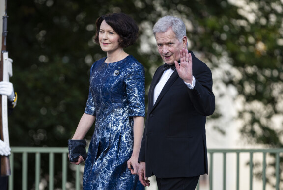Jenni ja Sauli kuvattuna vuonna 2023 Ruotsissa.
