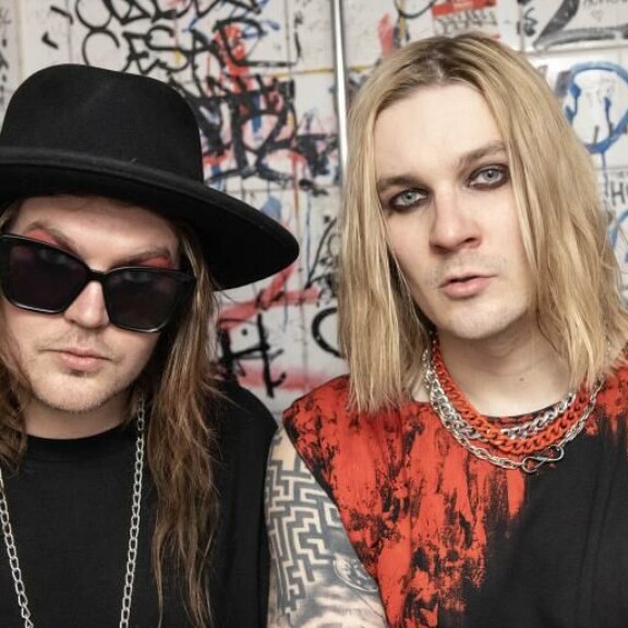 Niko Moilanen ja Joel Hokka suuntaavat Blind Channelin kanssa maailmankiertueelle. Niko Moilanen ja Joel Hokka suuntaavat Blind Channelin kanssa maailmankiertueelle.