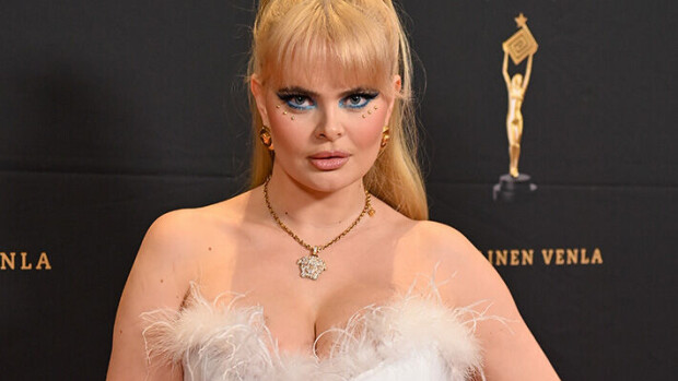 Näin Erika Vikman vietti synttärireissunsa - mukaan tarttui yli tonnin ökykoru! Erika Vikman