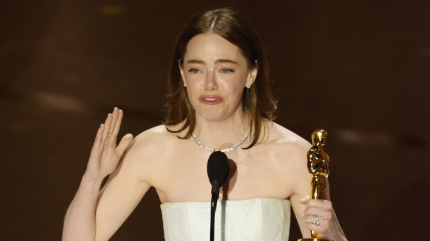 Hups! Oscarin voittaneen Emma Stonen mekko repesi
