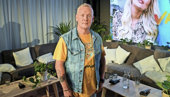Redrama jätti kesken Vain elämää -tv-ohjelman kuvaukset. Päätöstään hän perusteli terveydellisillä syillä.