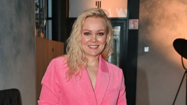 Anna Puu julkaisi rehellisen uimapukuvideon itsestään: 'Hirveä kuvakulma ihmisestä' Anna Puu