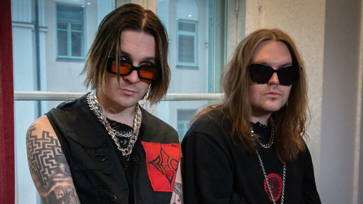 Blind Channelin Niko Vilhelm ja Joel Hokka avautuvat kansainvälisestä rockelämästä: ”Moni tulisi maitojunalla kotiin”