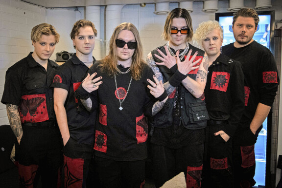 Blind Channelin albumi Exit Emotions julkaistiin maaliskuun alussa. Yhtyeen Euroopan-kiertue huipentuu Tampereen Nokia-areenalle 27.4.