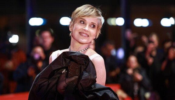 Sharon Stone paljastaa seksiin painostaneen Hollywood-tuottajan nimen – vastanäyttelijältä tyly kommentti
