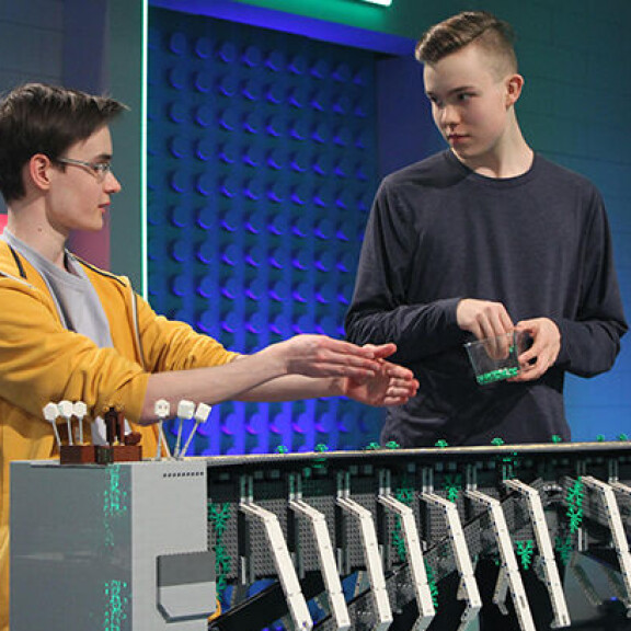 Tino ja Julius työn touhussa LEGO Masters Suomen ensimmäisellä kaudella. LEGO Masters Suomi Tino Julius